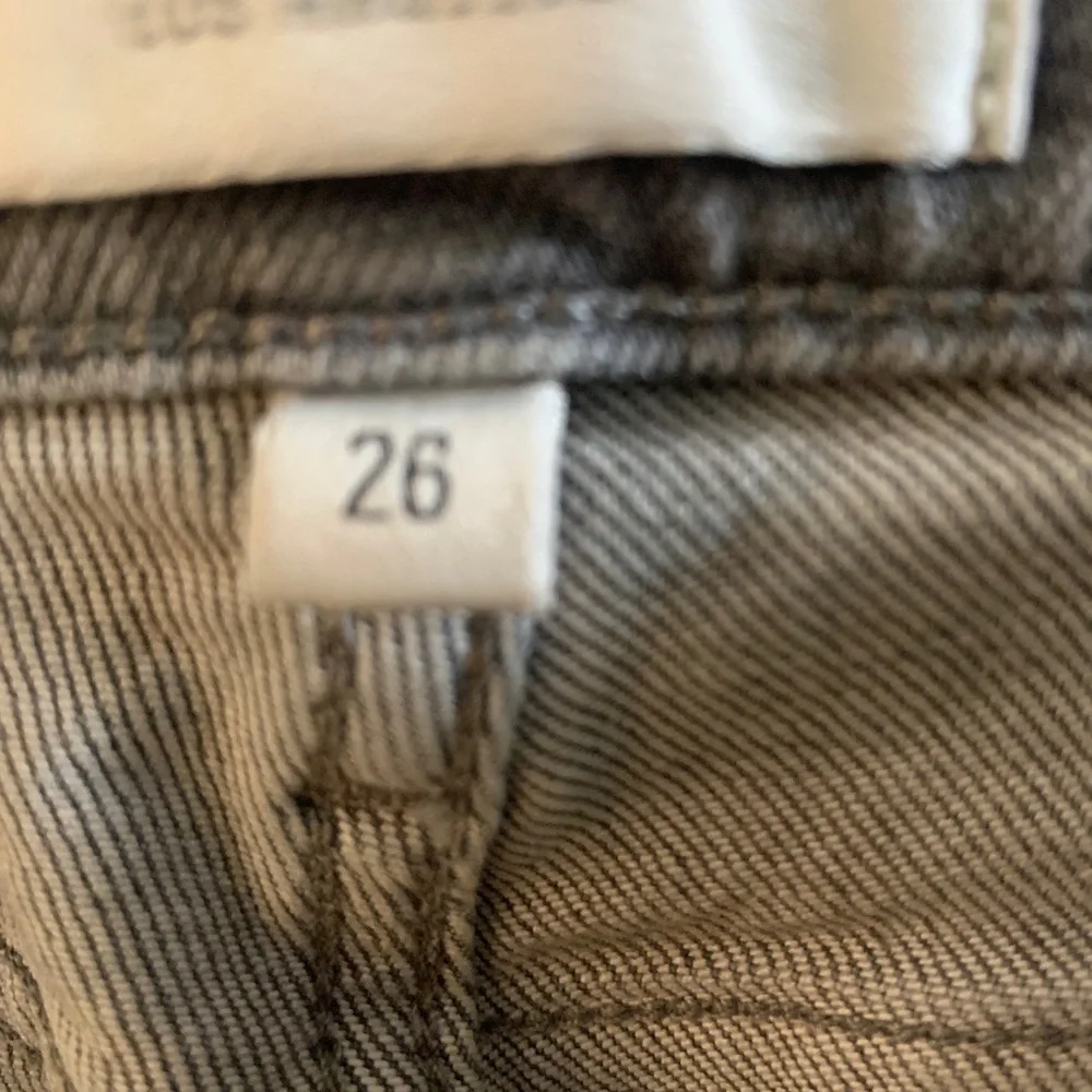 Agolde Feel Good Skinny Leg Jeans in Graystone Size 26-0036